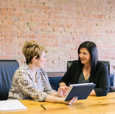 Buch für Führungskräfte: Klar, empathisch und souverän führen 8 Kommunikation im Team - Führungskompetenz